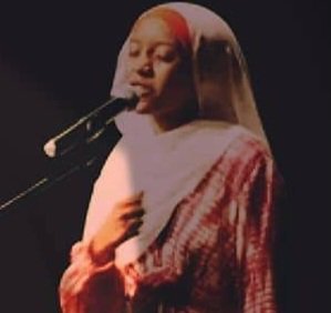Soihiha Abdillah, lauréate du concours du slam à l’école : « Je ne pourrais pas passer une journée sans écrire »